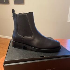 Frye Melissa Lug Chelsea Boots - Black Leather